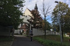Eingang-Kirche-Erla